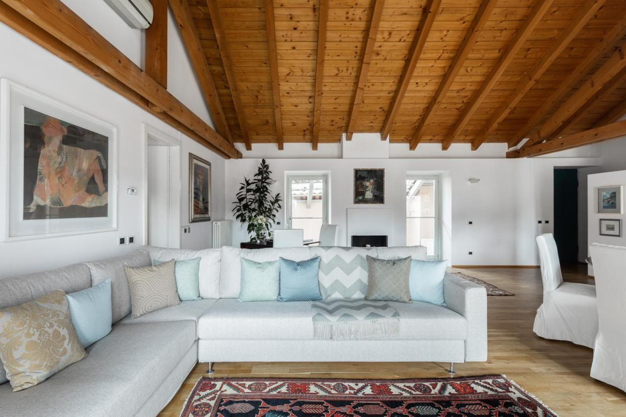 A Casa Nuccia Mansarda By Holiday Solutions Como Exterior photo