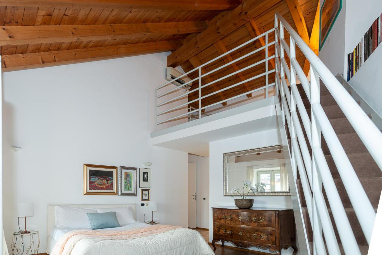 A Casa Nuccia Mansarda By Holiday Solutions Como Exterior photo