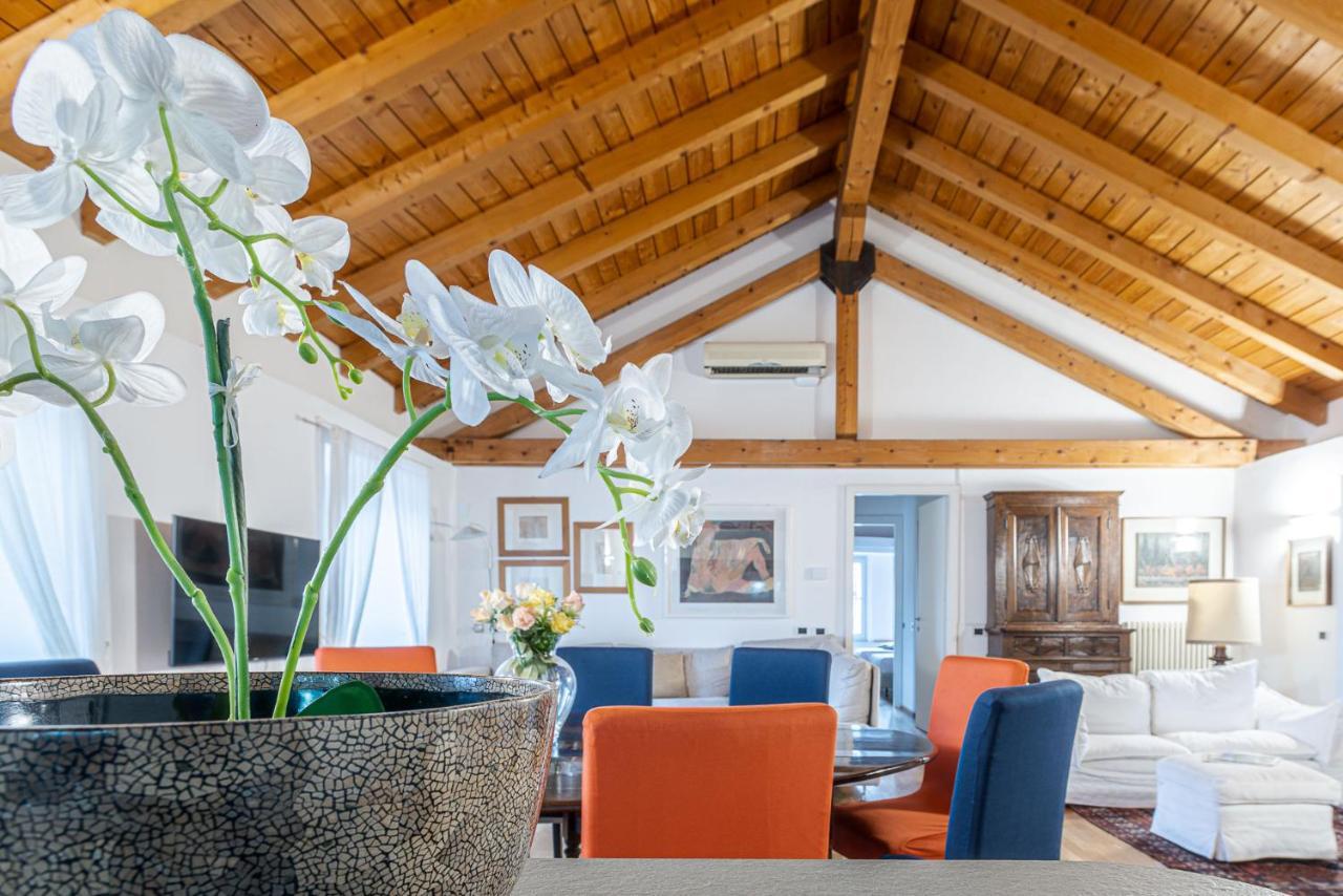 A Casa Nuccia Mansarda By Holiday Solutions Como Exterior photo